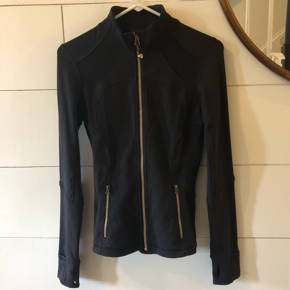 Lululemon Define Jacket size 4 black with Gold zip